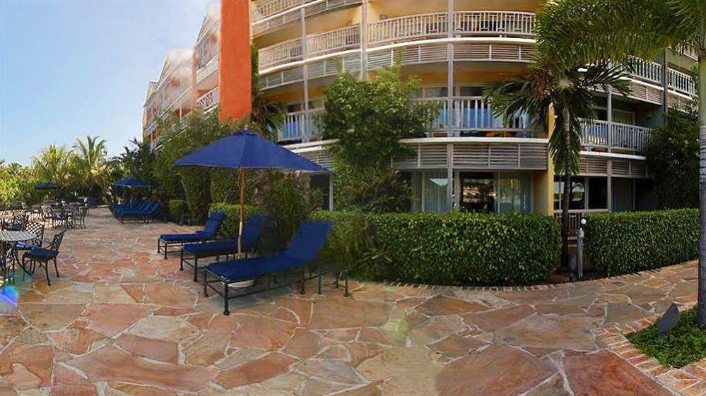 Pelican Bay Hotel Freeport Exterior photo